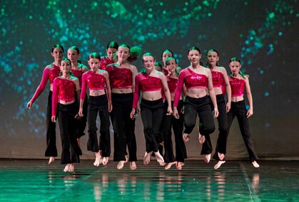 Taneczna osiemnastka szkoły Broadway