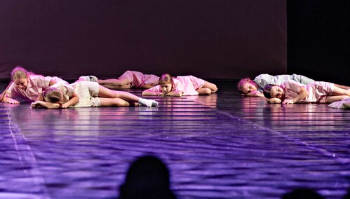 Taneczna osiemnastka szkoły Broadway