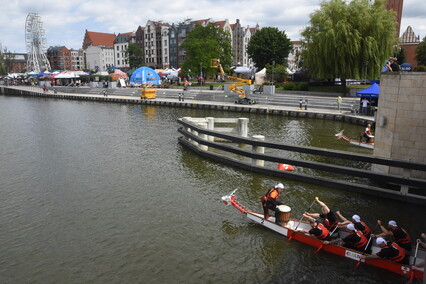 Smocze łodzie na rzece Elbląg