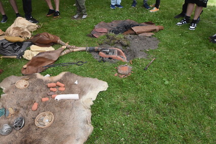 Truso na dziedzińcu muzeum