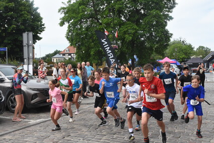 Triathloniści w sercu starówki