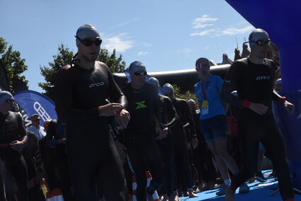 Triathloniści w sercu starówki