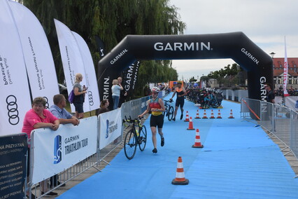 Triathloniści w sercu starówki