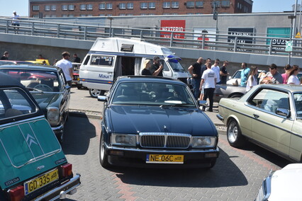 Hamburger w dłoń i w drogę