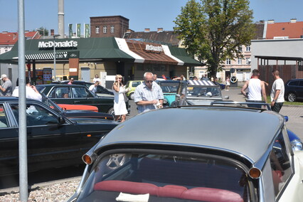 Hamburger w dłoń i w drogę