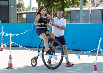 Symulator zderzeń, alkogogle i inne atrakcje na Kalbarze