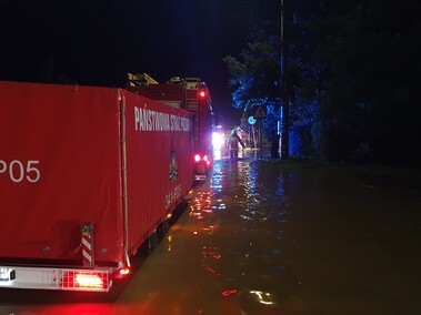 Tolkmicko całą noc walczyło z żywiołem