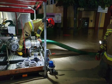 Tolkmicko całą noc walczyło z żywiołem