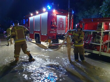 Tolkmicko całą noc walczyło z żywiołem