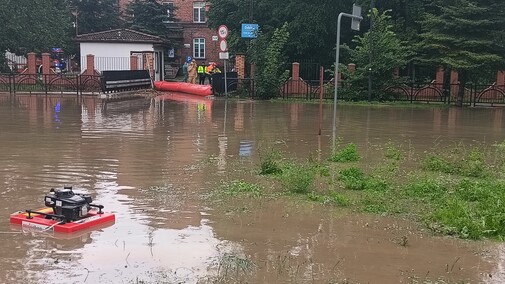 Kumiela też wylała. Zalana ul. Związku Jaszczurczego i okolice