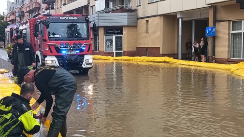Kumiela też wylała. Zalana ul. Związku Jaszczurczego i okolice