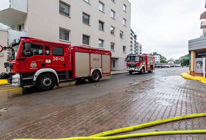 Szpital uratowany przed wodą, okolice zalane