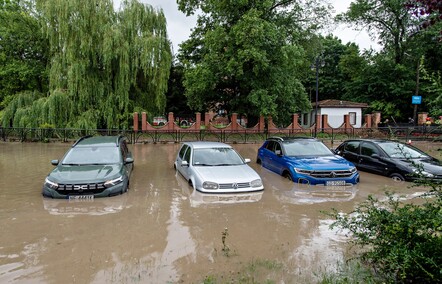 Szpital uratowany przed wodą, okolice zalane