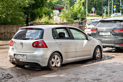 Przy Kumieli dzień po powodzi