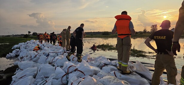Koniec akcji w Świętym Gaju. Wał został uszczelniony