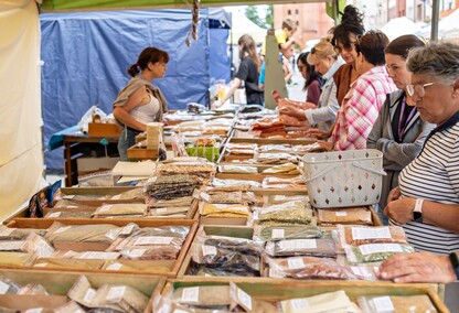 Na straganie w dzień targowy...
