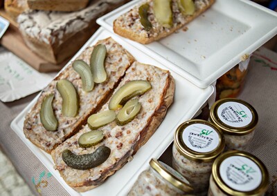 Na straganie w dzień targowy...