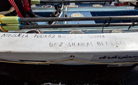 Dookoła świata na rowerze i łodzi wiosłowej