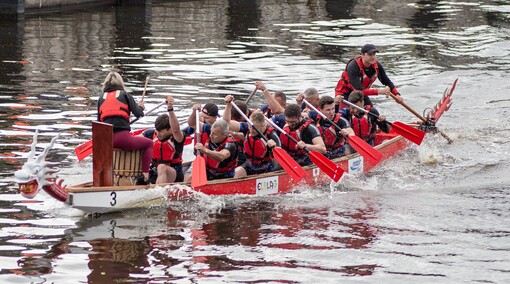 Smocze regaty na elbląskiej rzece