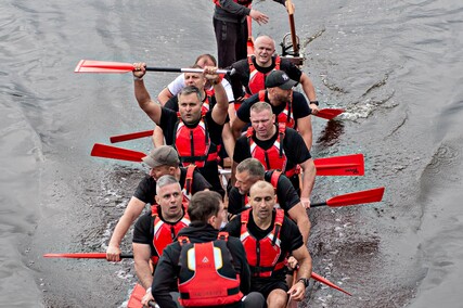 Smocze regaty na elbląskiej rzece