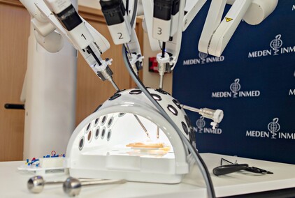 Roboty w służbie chirurgii