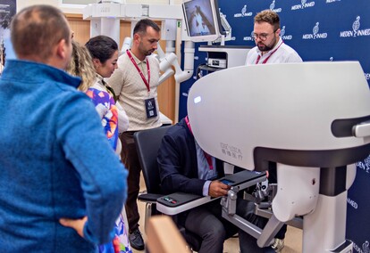 Roboty w służbie chirurgii Roboty w służbie chirurgii