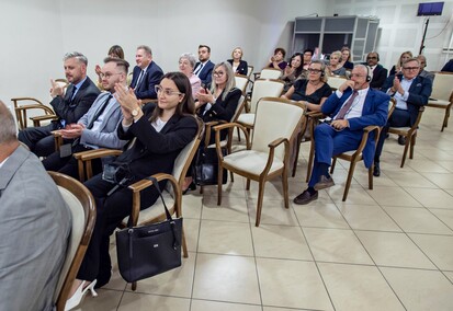 Otwarcie z chirurgiczną precyzją