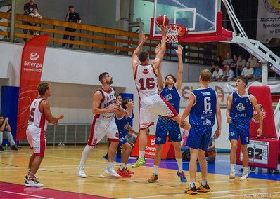 Elbasket wygrywa na inaugurację