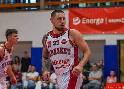 Elbasket wygrywa na inaugurację