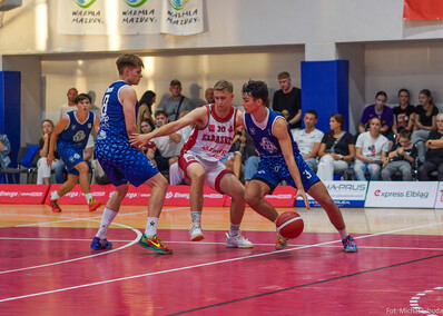 Elbasket wygrywa na inaugurację