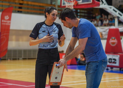 Elbasket wygrywa na inaugurację