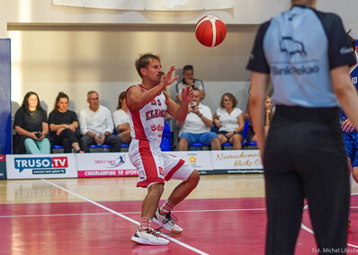 Elbasket wygrywa na inaugurację