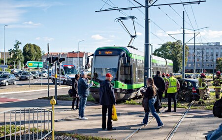 Kolizja z tramwajem na rondzie Zamech
