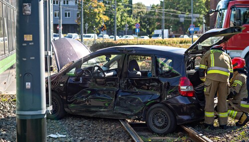 Kolizja z tramwajem na rondzie Zamech