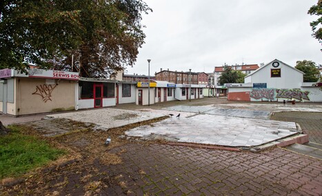 Więcej zieleni koło czołgu Więcej zieleni koło czołgu