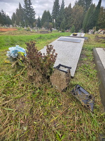 Czytelniczka: Tam też leżą ludzie...