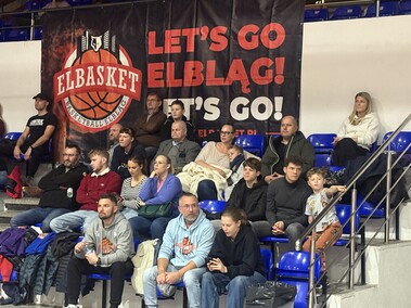 Przekonujące zwycięstwo koszykarzy