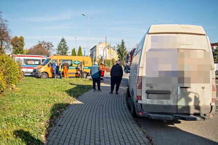 Kolizja auta dostawczego z tramwajem