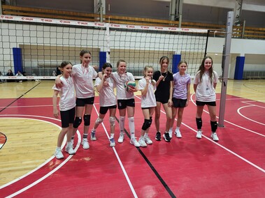 Medaliści mini siatkówki w Elblągu