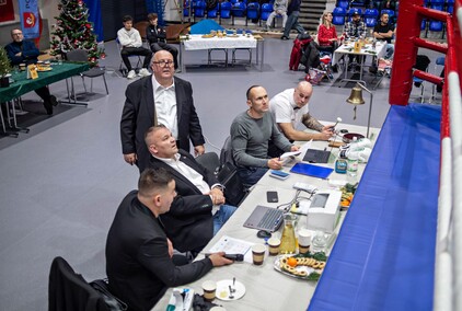 Boks w mikołajkowym wydaniu