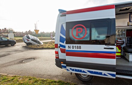 Wymusiła pierwszeństwo i wylądowała w rowie