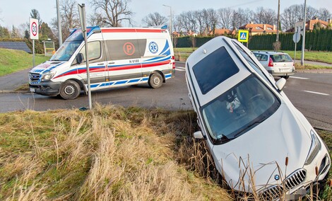 Wymusiła pierwszeństwo i wylądowała w rowie