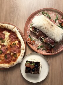 Pizzeria Mała Roma. Rzym nieopodal Bramy Targowej