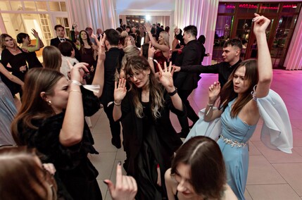 Zaczynamy studniówki! Tak bawili się uczniowie Zespołu Szkół Gospodarczych