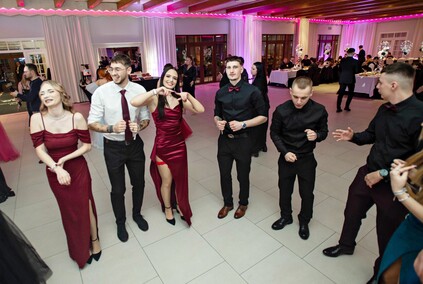 Zaczynamy studniówki! Tak bawili się uczniowie Zespołu Szkół Gospodarczych