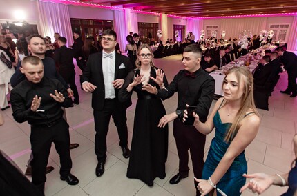 Zaczynamy studniówki! Tak bawili się uczniowie Zespołu Szkół Gospodarczych