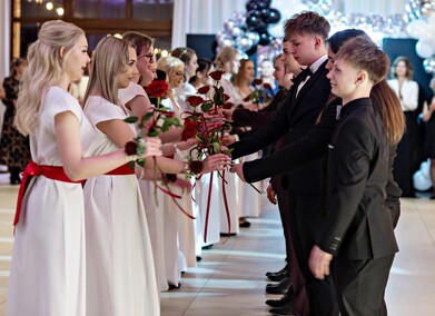 Zaczynamy studniówki! Tak bawili się uczniowie Zespołu Szkół Gospodarczych