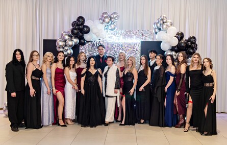 Zaczynamy studniówki! Tak bawili się uczniowie Zespołu Szkół Gospodarczych