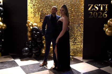 \"Studniówka niepowtarzalna jak każdy z was\"