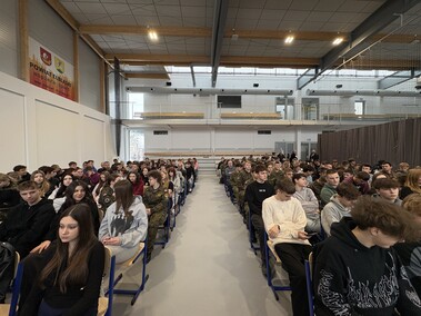 Uczniowie będą uczyli się obsługi dronów